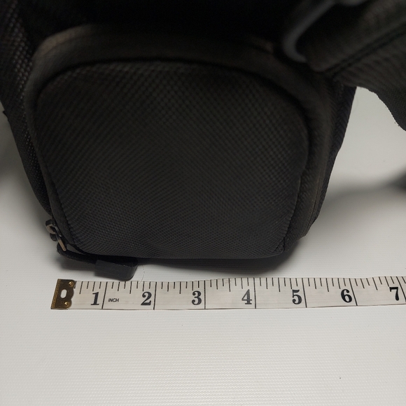 Nikon Compact Digital SLR Accessories Bag, Black Gray - Picture 13 of 14